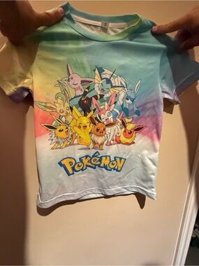 Kids Pokémon top size small pikachu T-shirt